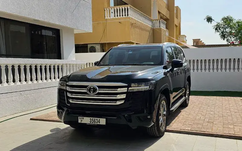 تصویر ۲ تویوتا لندکروز